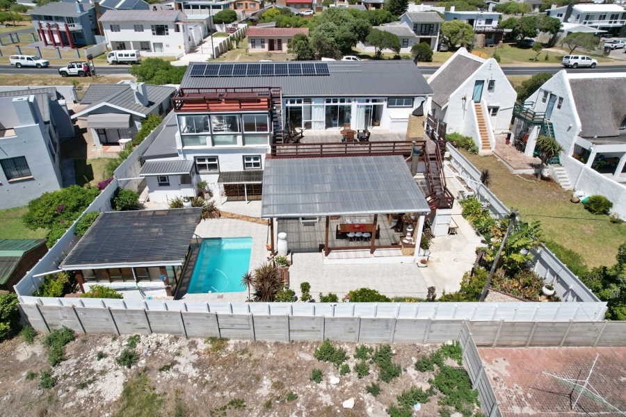 6 Bedroom Property for Sale in Struisbaai Western Cape